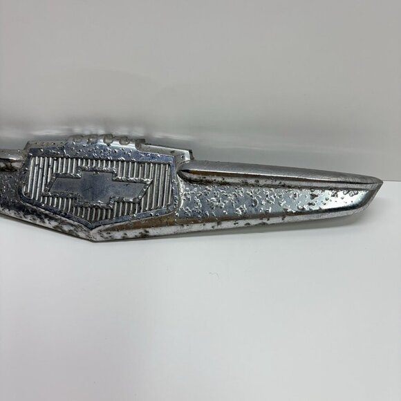 1949 Chevrolet Chevy Original Chrome Hood Emblem Ornament Emblem Logo 3688052 - Picture 3 of 6